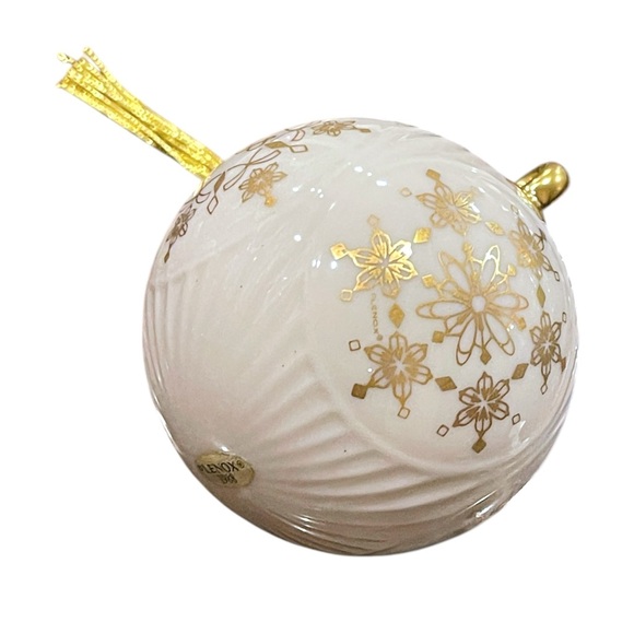 Vtg Lenox 1988 Annual Holiday Collection ‘Snowflake’ Porcelain Xmas Ornament - Picture 2 of 7